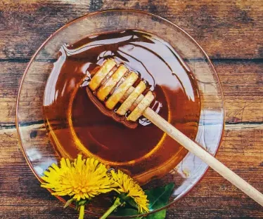Honey and serving drizzler